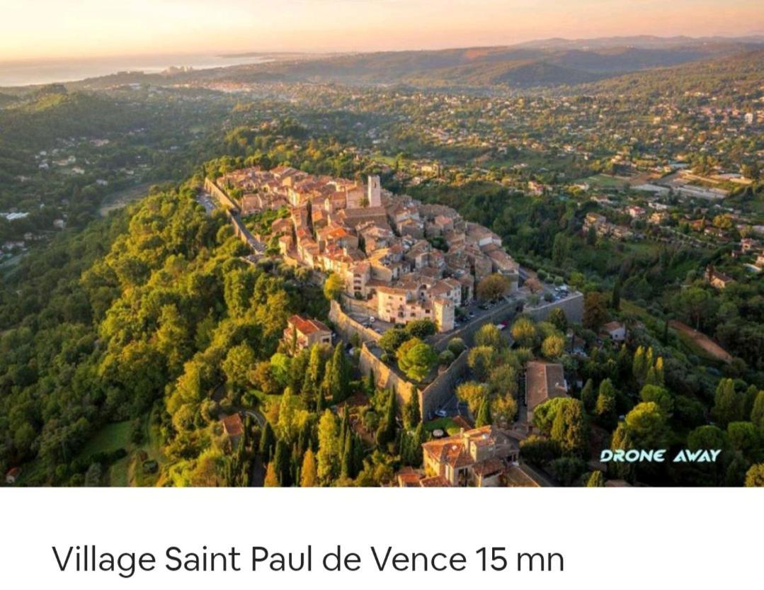bel Appartement les pieds dans l'eau Villeneuve-Loubet Extérieur photo