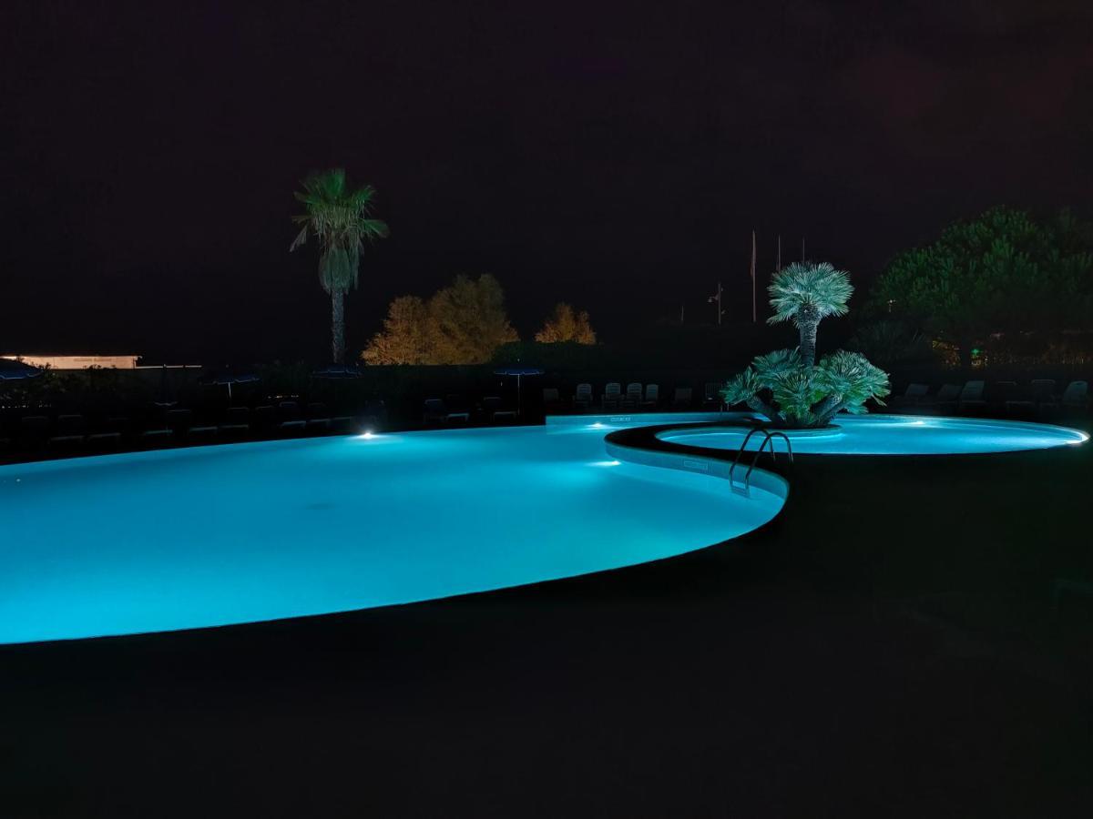 bel Appartement les pieds dans l'eau Villeneuve-Loubet Extérieur photo