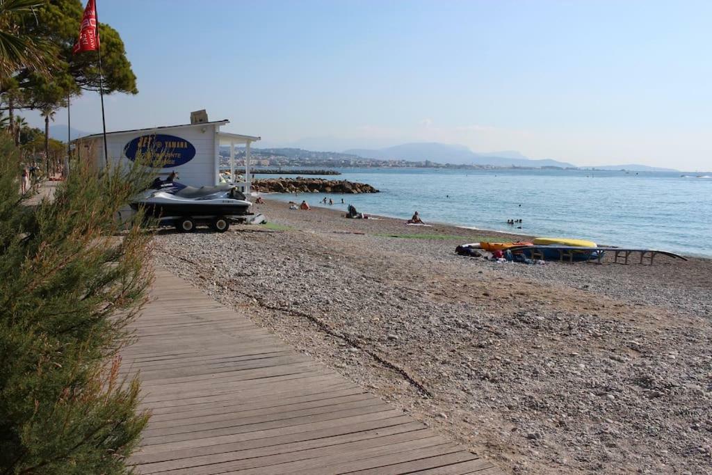 bel Appartement les pieds dans l'eau Villeneuve-Loubet Extérieur photo