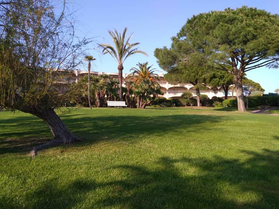 bel Appartement les pieds dans l'eau Villeneuve-Loubet Extérieur photo