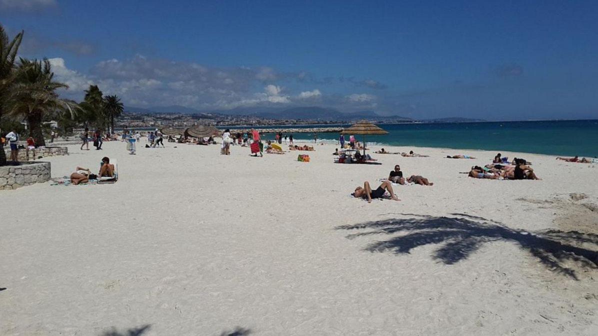 bel Appartement les pieds dans l'eau Villeneuve-Loubet Extérieur photo